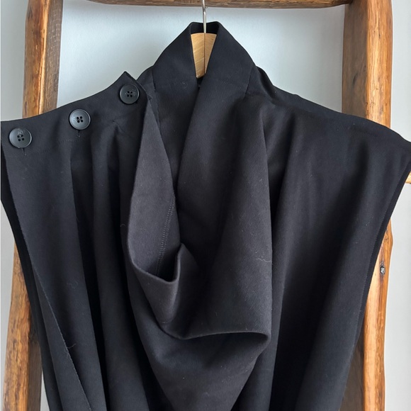 L’Autre Cote GGD Japanese Sleeveless Black Dress / Overlay - Picture 5 of 17